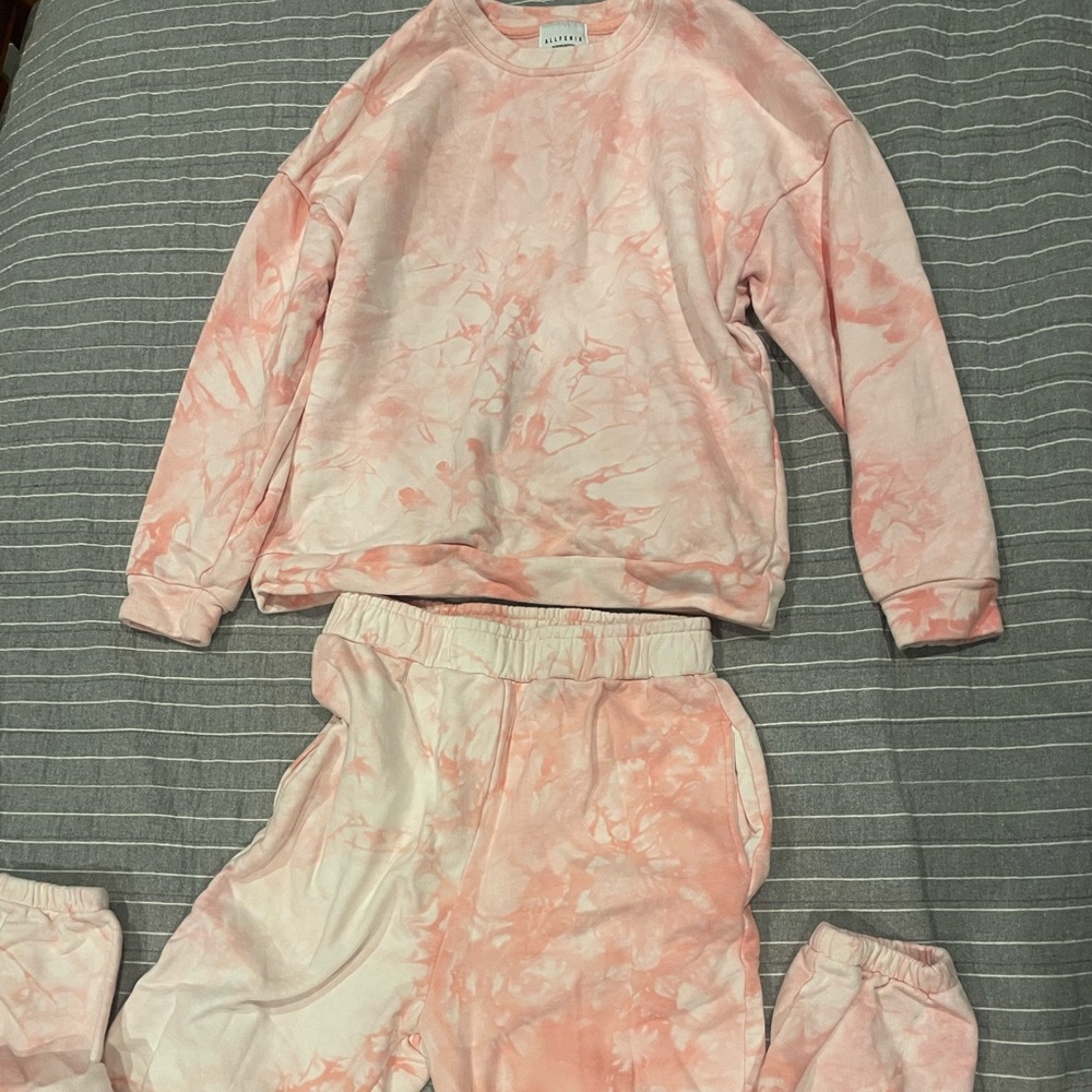 Allfenix Pink Tie-Dye Crewneck Sweatshirt Sweatpants set.